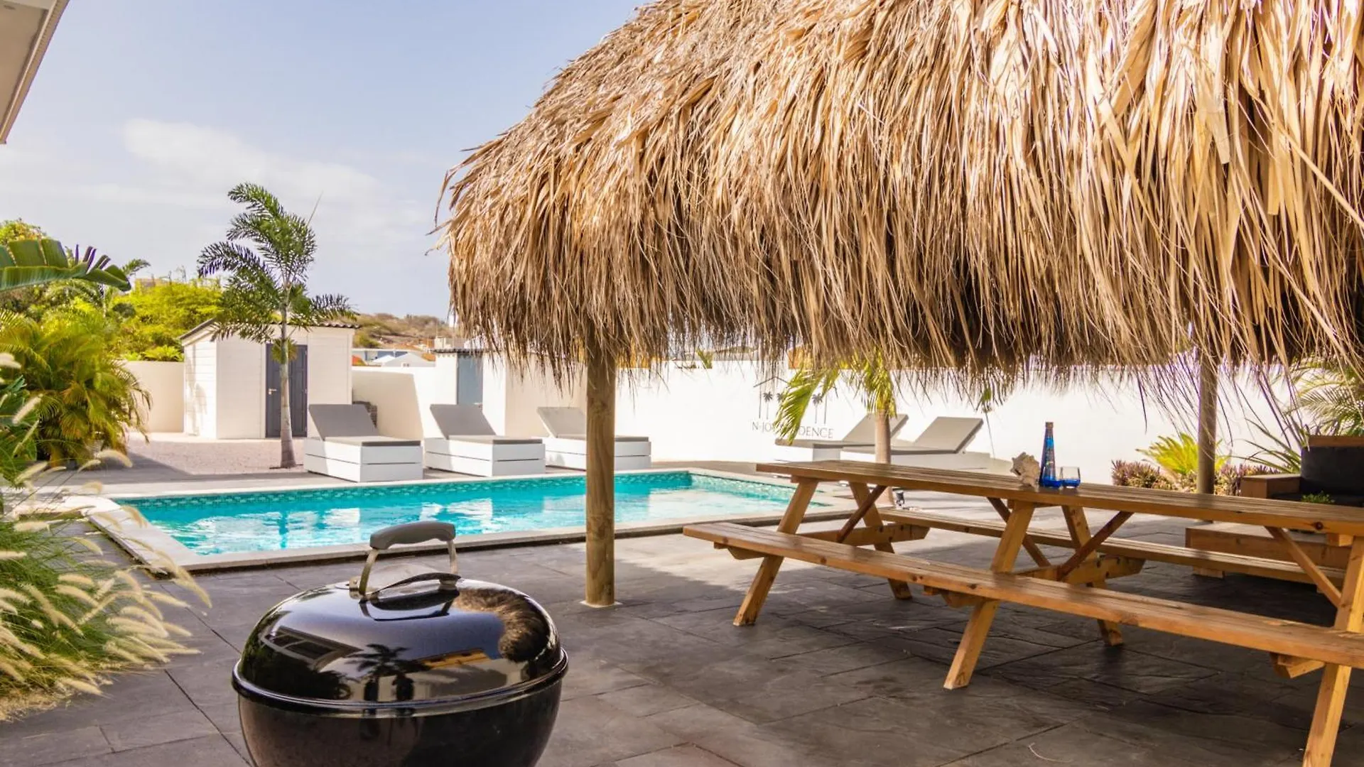Willemstad - Mini Resort - 2 Beds - Pool - Garden