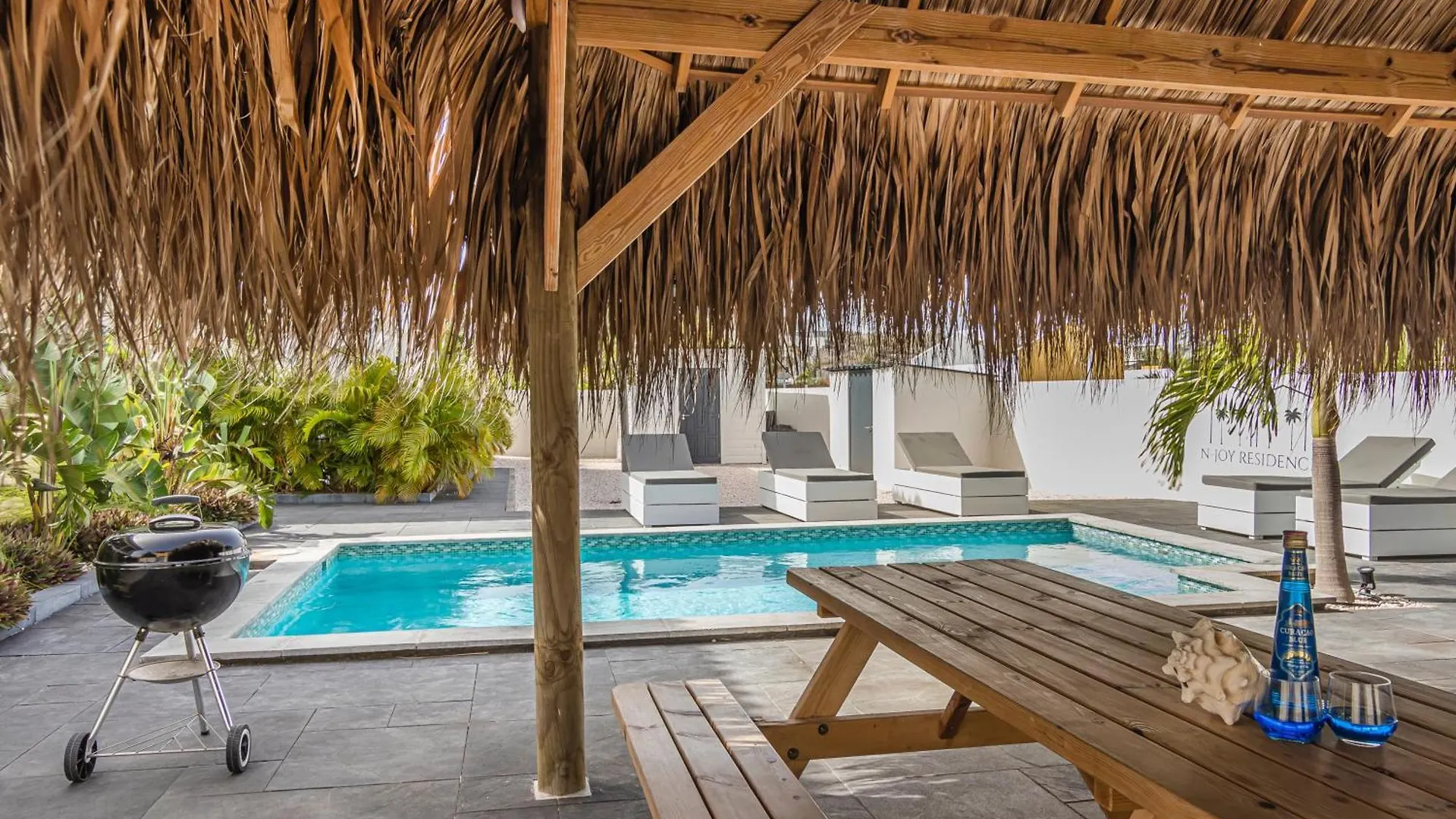 Willemstad - Mini Resort - 2 Beds - Pool - Garden